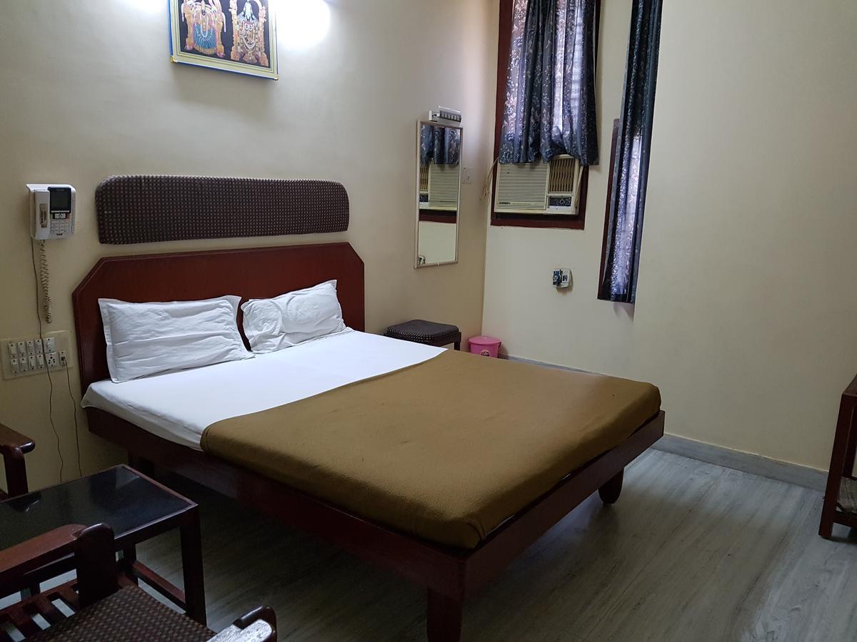 Sri Sai Residency Otel Tirupati Dış mekan fotoğraf