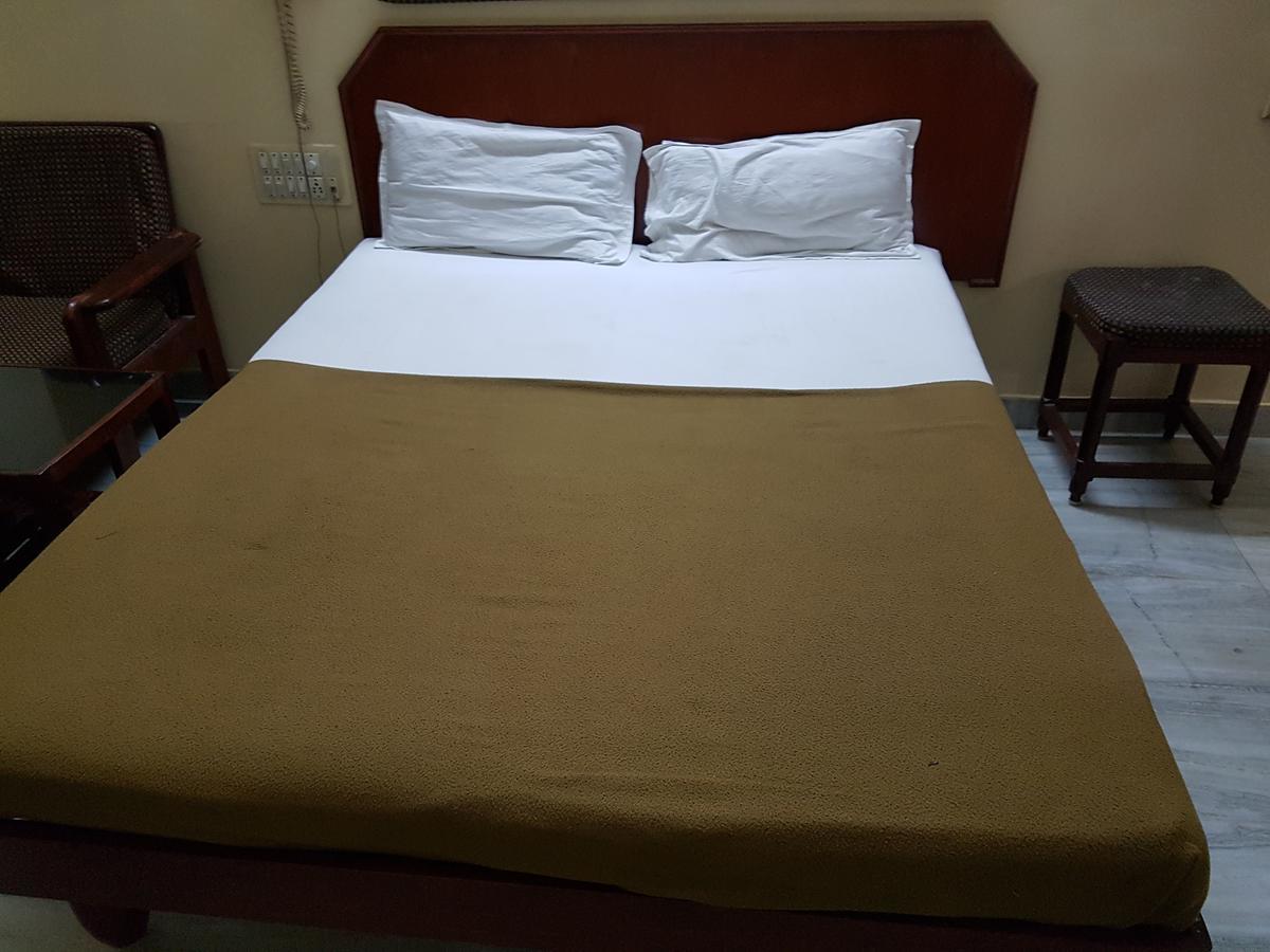 Sri Sai Residency Otel Tirupati Dış mekan fotoğraf