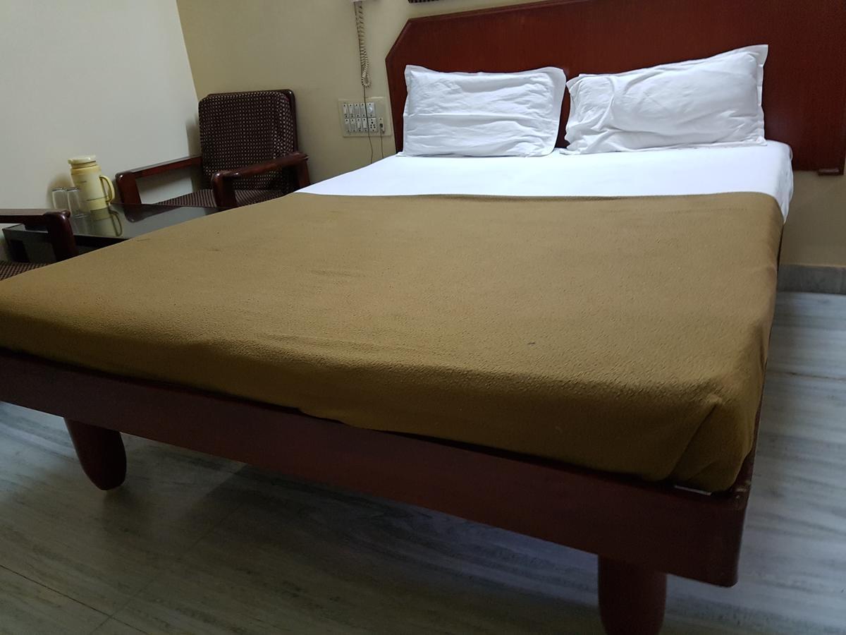 Sri Sai Residency Otel Tirupati Dış mekan fotoğraf
