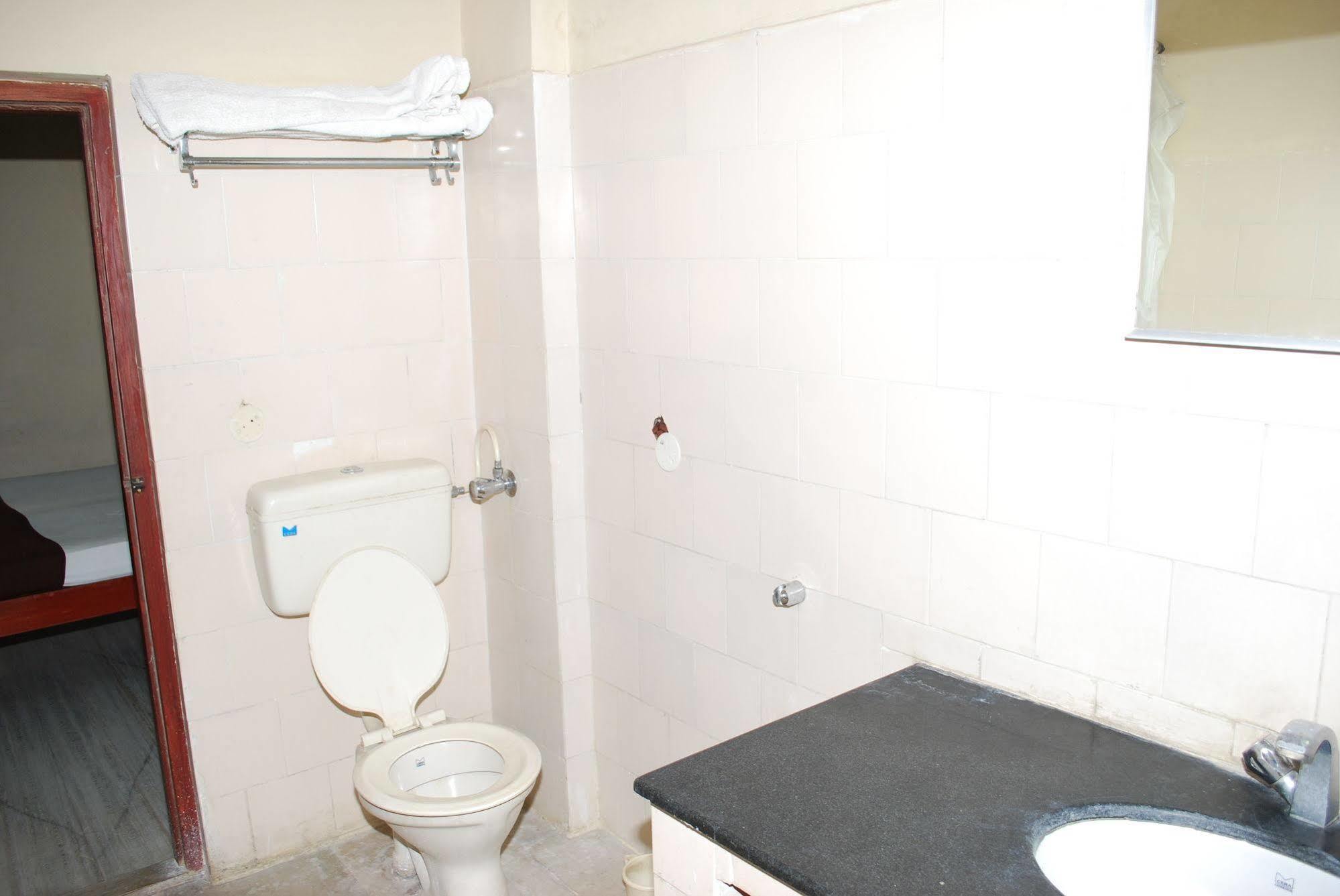 Sri Sai Residency Otel Tirupati Dış mekan fotoğraf
